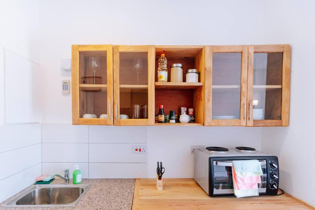 Apartment B8-03 Studio, 22, Mwangani
